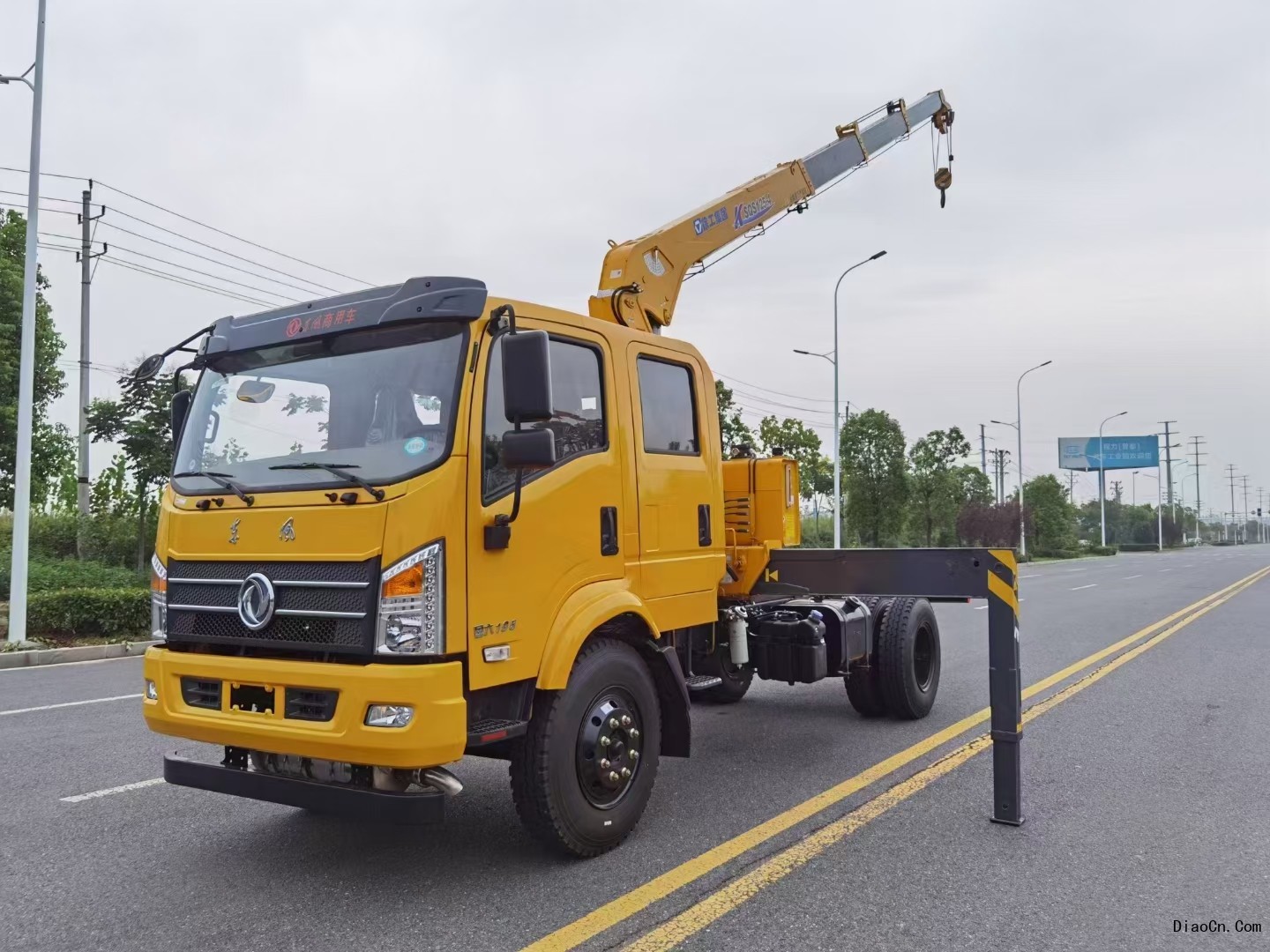 徐工8噸隨車吊廠家報價及配置參數，東風/陜汽/解放價格對比